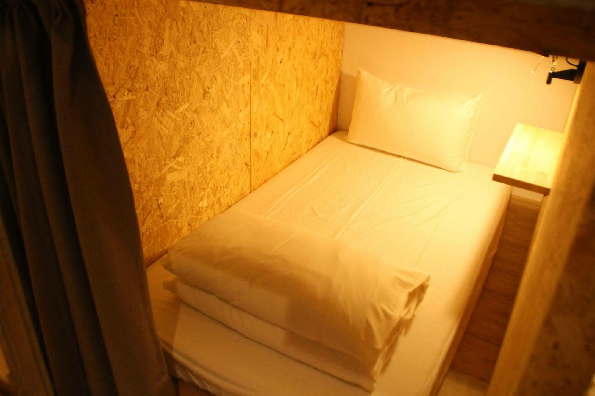 Light Hostel Hualien Exterior photo